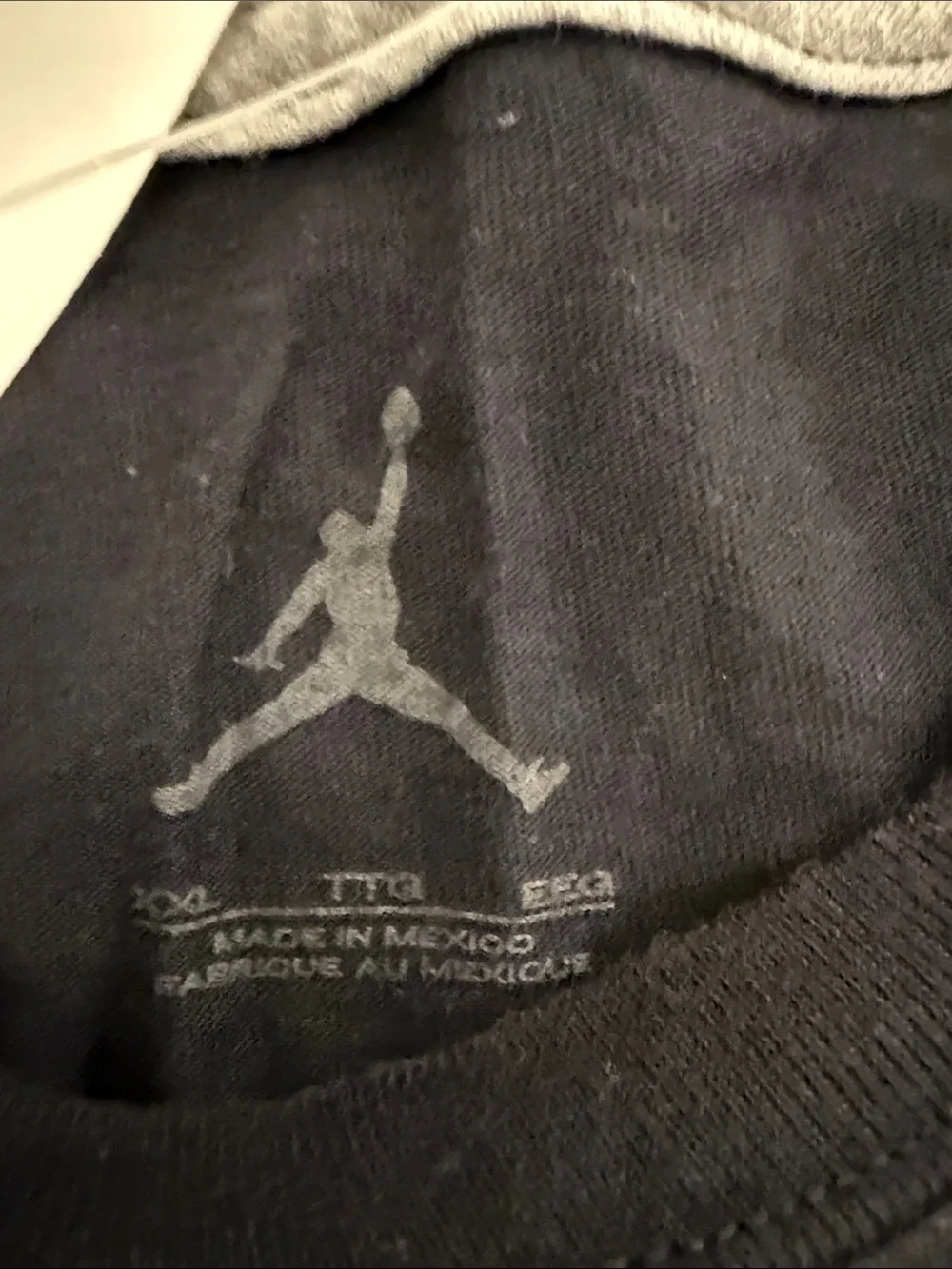 Jordan Black T-Shirt with Gray Jumpman Circle Logo xxl